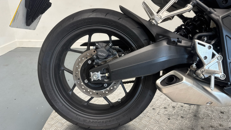 24MY Honda CBR650R E-Clutch